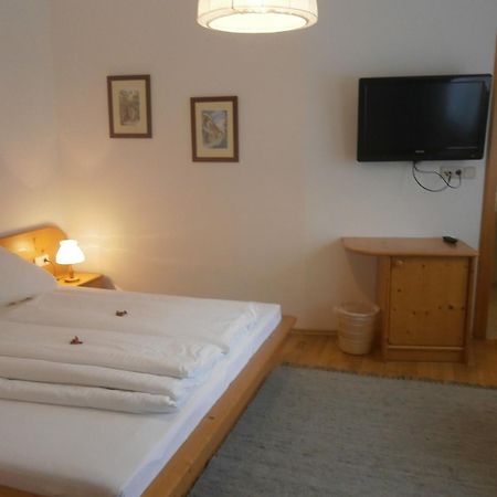 Winzerhof - Gaestehaus Stoeger Duernstein Room photo