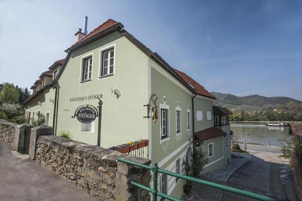 Winzerhof - Gaestehaus Stoeger Duernstein Exterior photo